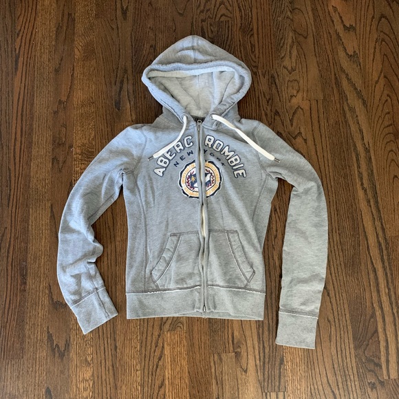 Like New Abercrombie and Fitch Women’s Zip Up Hoodie Gray Size Small - Picture 1 of 7